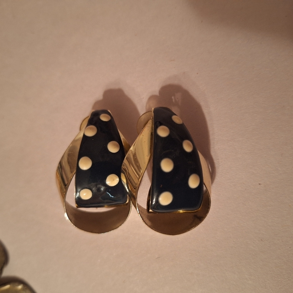 Fabulous Lot of Vintage Earrings Maximalism Edgy Boho Hippie ART TEACHER STYLE - Picture 9 of 10